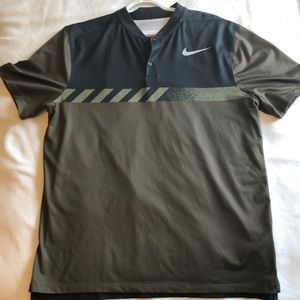 Nike Dri Fit Golf shirt